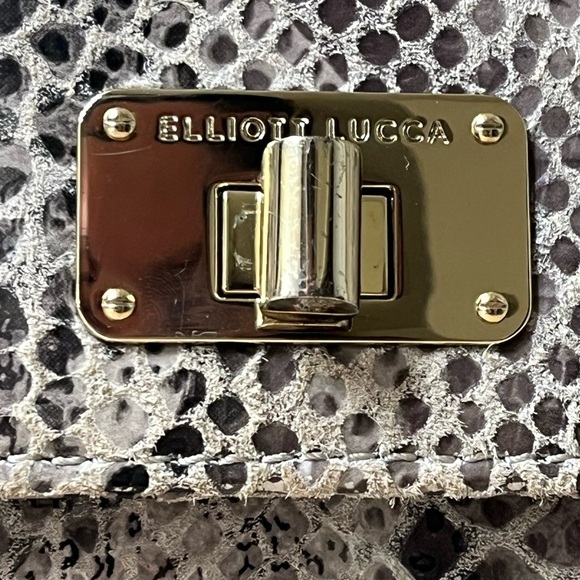 Elliott Lucca Leather Snakeskin Design Textured Turn-Lock Clutch - Picture 13 of 16